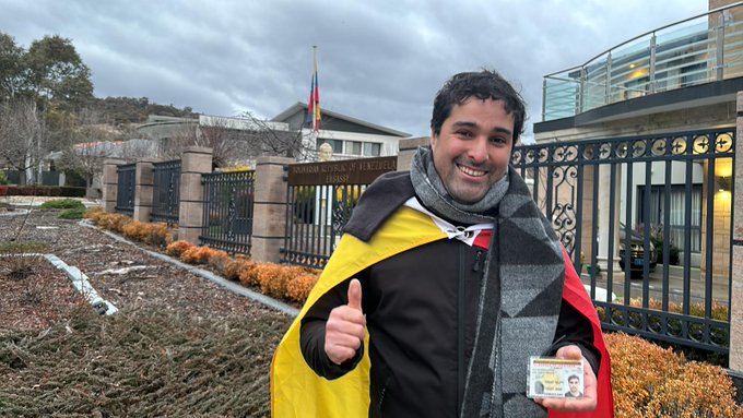 VIDEO: Gabriel Mijares, el primer venezolano en votar lo hizo en este recóndito país