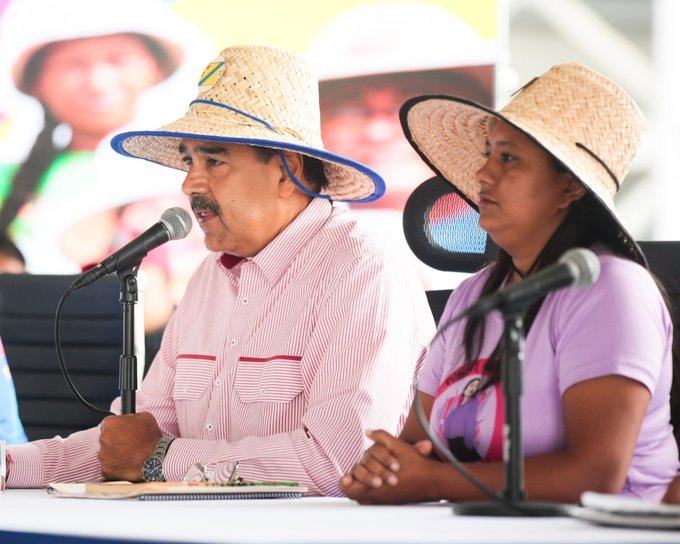 “¡Cumple órdenes!”: A Maduro no le basta con arremeter a la oposición, también lo hace con sus seguidores (VIDEO)