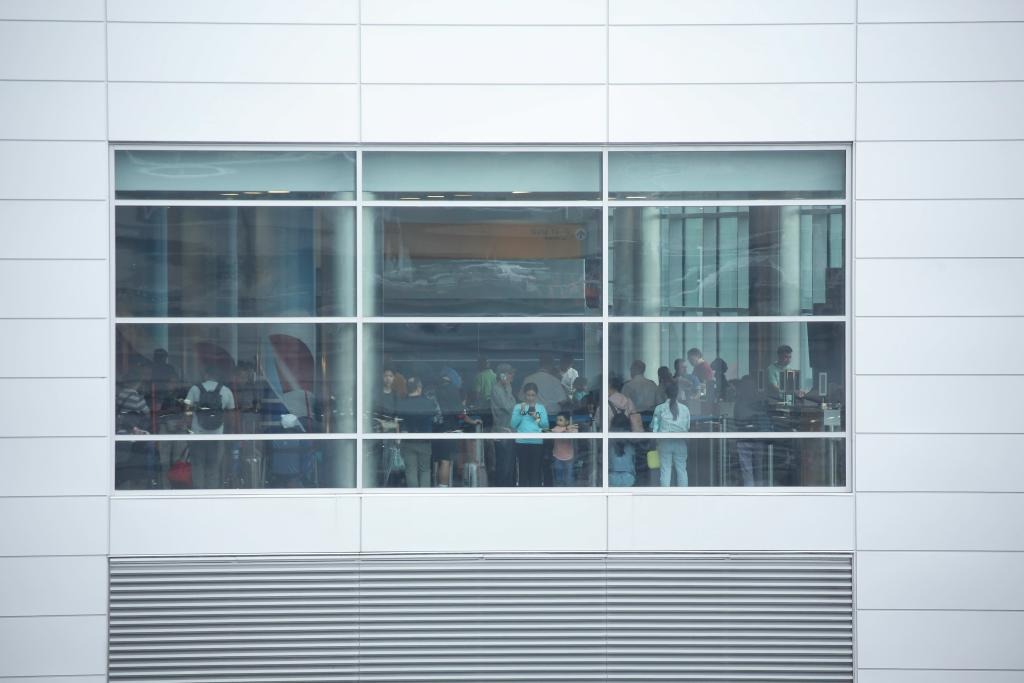 VIDEO: Incendio llenó de humo una terminal y provocó caos en aeropuerto JFK de Nueva York