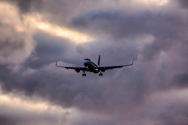 Cómo mantenerse a salvo en una turbulencia extrema en un avión según los pilotos