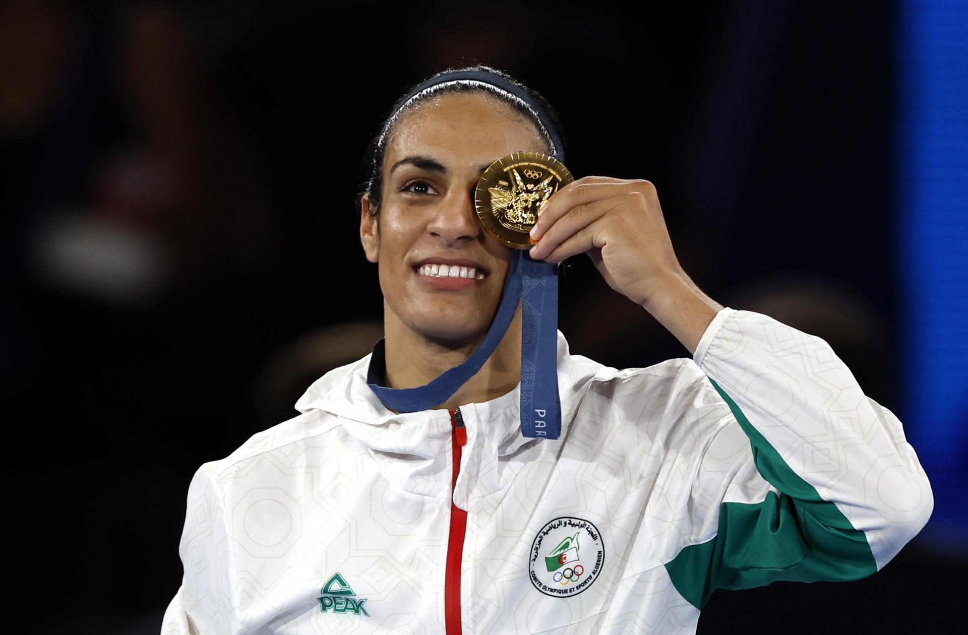 Fiscalía francesa anuncia investigación por ciberacoso contra la campeona olímpica argelina de boxeo Imane Khelif