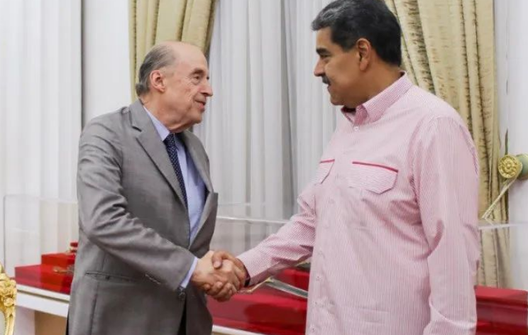 Nicolás Maduro recibió en Miraflores al excanciller colombiano Álvaro Leyva