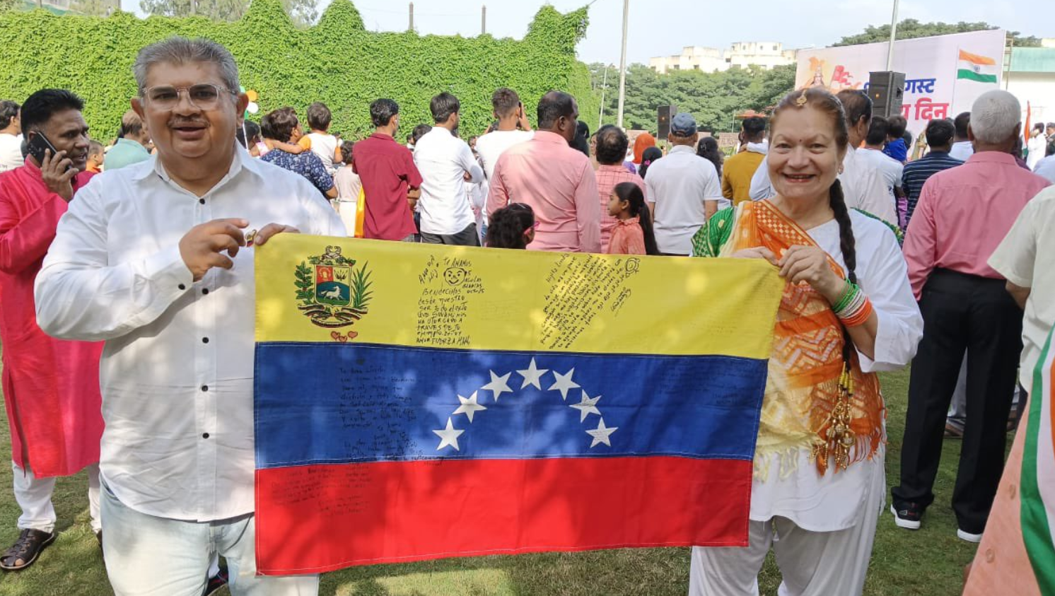 Venezolanos en India alzan su voz para exigir respeto a la voluntad popular expresada el #28Jul (FOTOS)