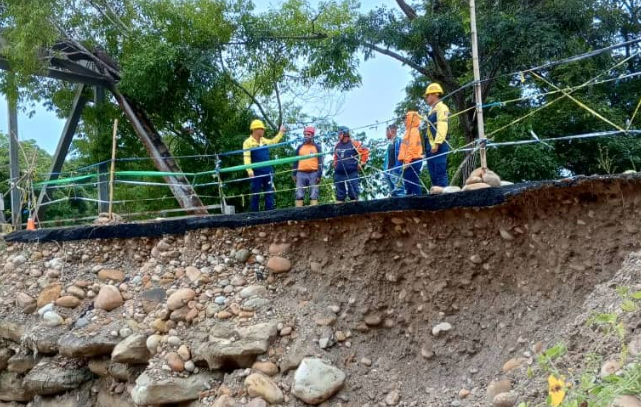 Enorme falla de borde dejaron las lluvias en la Troncal 5 sector La Yuca de Barinas