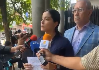 Esposa de Superlano exigió fe de vida del dirigente ante el Palacio de Justicia (Video)