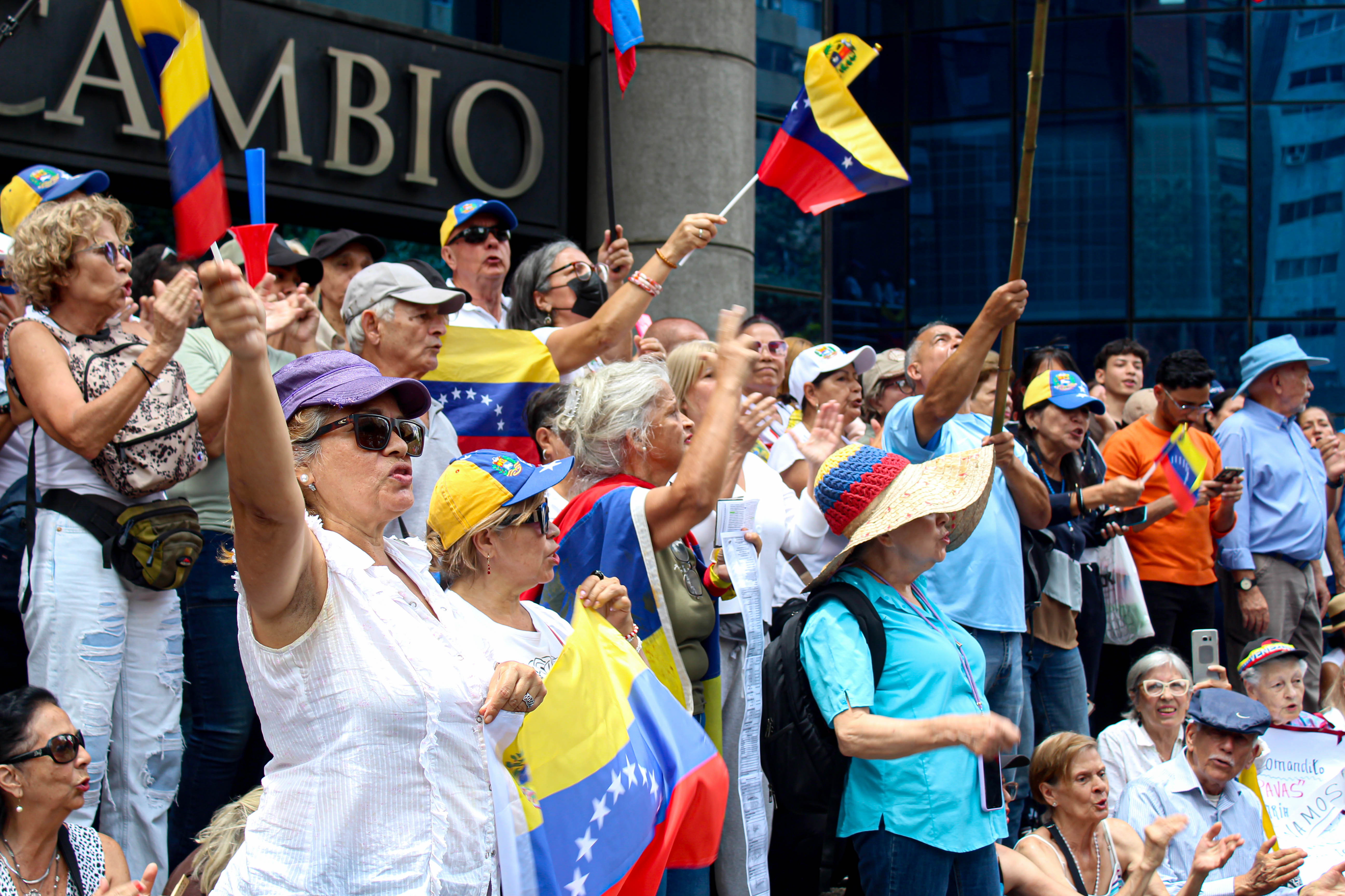 Convocaron a una gran vigilia en Caracas el #1Dic para exigir liberación de presos políticos 