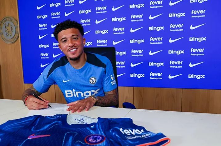 Chelsea completó su insólito mercado de fichajes con la cesión de Jadon Sancho