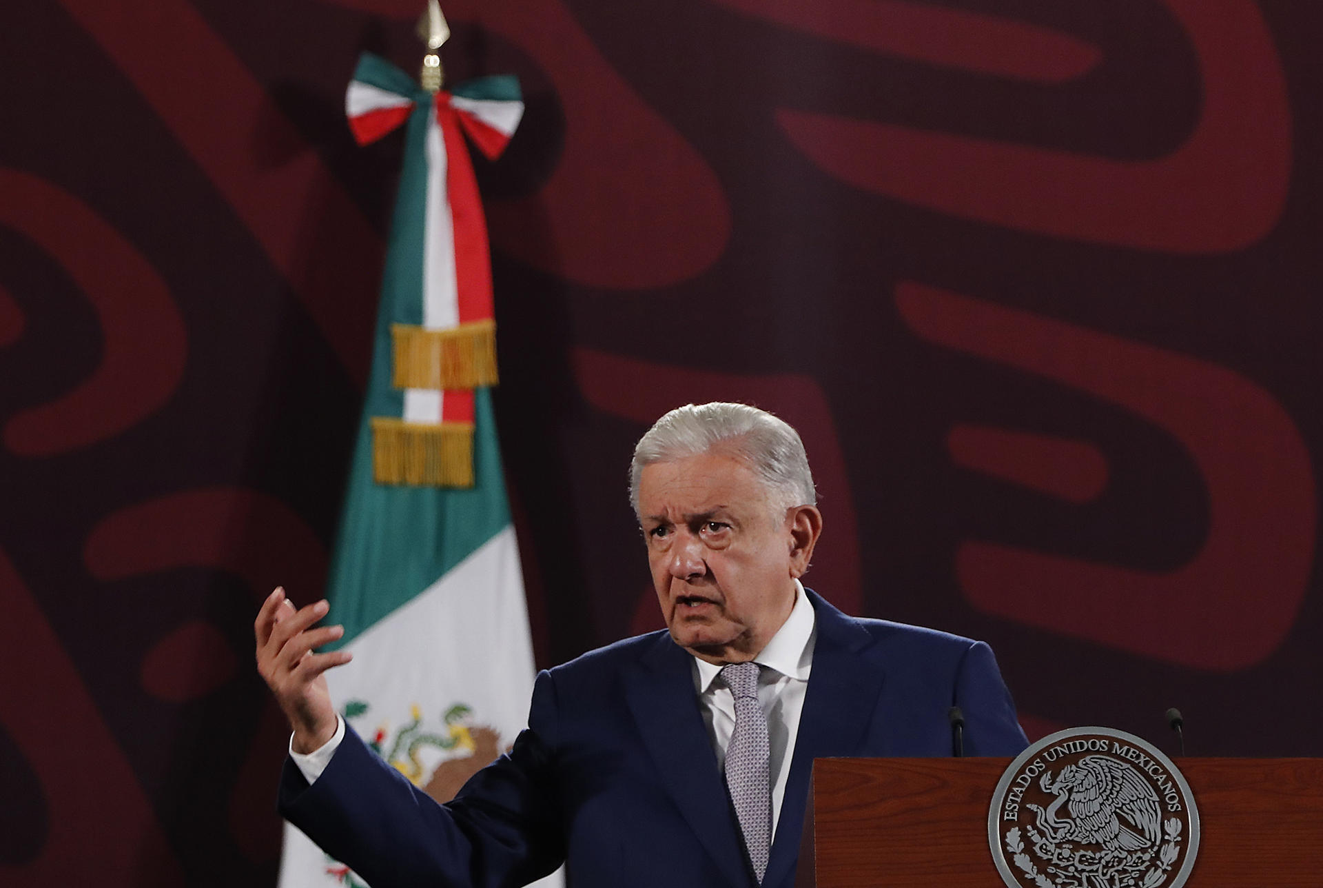 López Obrador estimó que su postura ayuda a que “no se desborde la violencia en Venezuela”