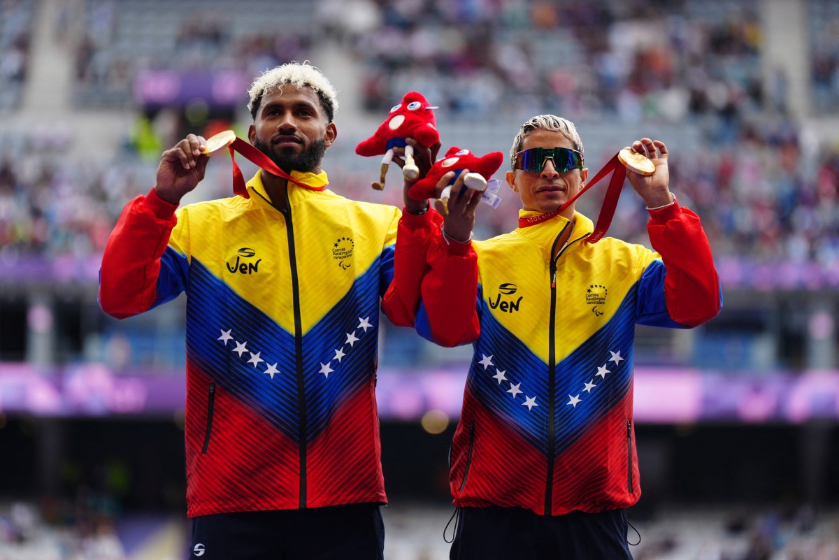 EN VIDEO: así se escuchó el Himno Nacional en París tras el oro del venezolano Enderson Santos