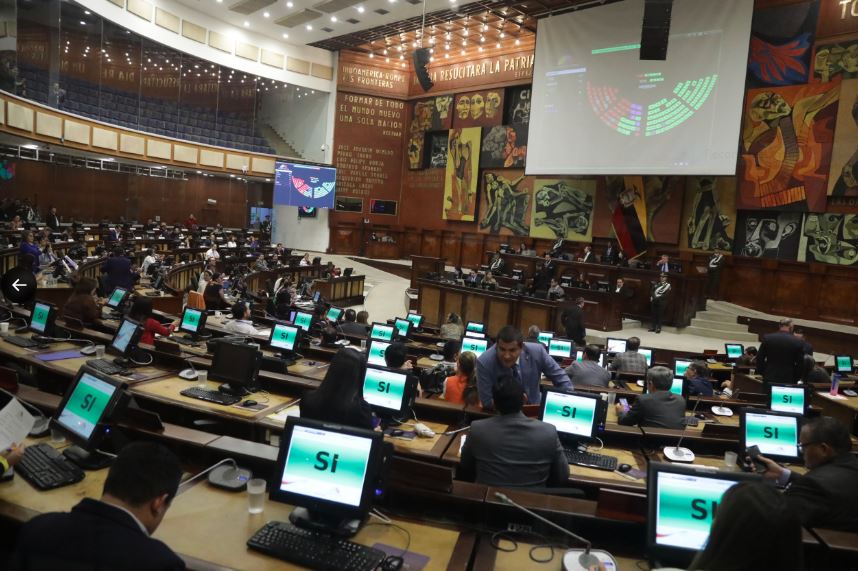 Asamblea de Ecuador aprobó resolución para solicitar orden de detención contra Nicolás Maduro