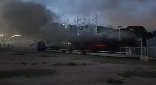 EN IMÁGENES: Se registró incendio en una planta eléctrica de respaldo en la estación La Rinconada del ferrocarril 