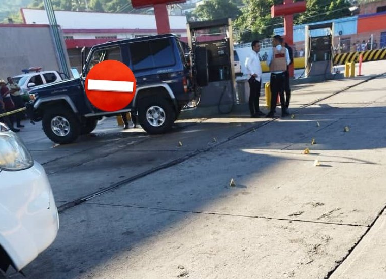 Acribillaron a inspector de la PNB durante emboscada en gasolinera de Puerto Cabello