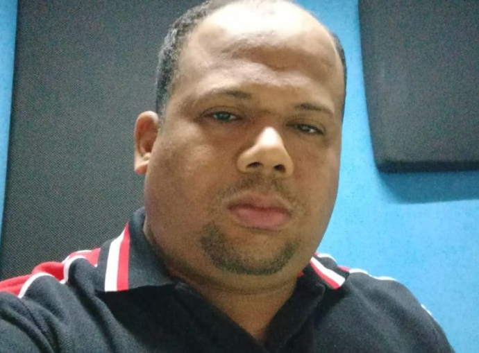 El locutor Argenis Junior Asenso murió luego de que su vehículo volcara en Bolívar