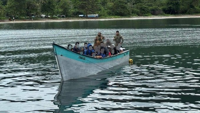 Panamá rescató a 74 personas y arrestó a cuatro coyotes que trasladaban migrantes de forma clandestina