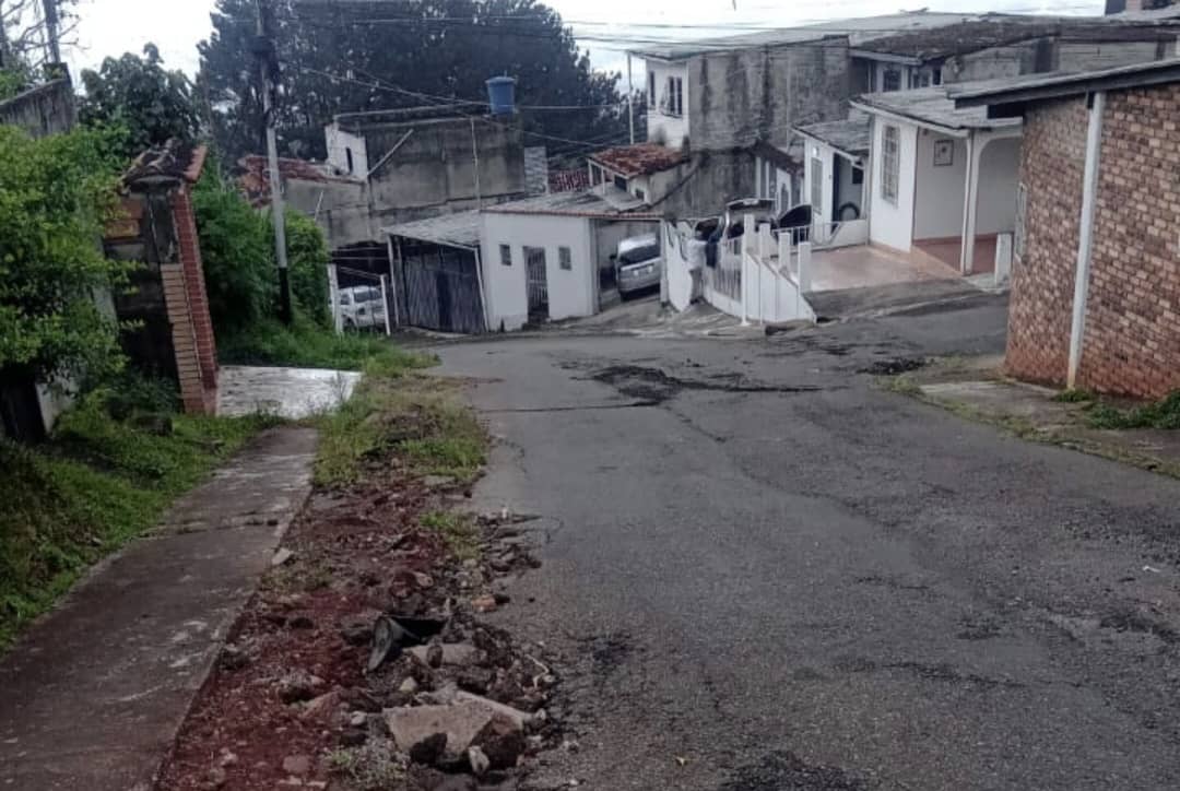 Habitantes de Cueva del Oso siguen esperando por las promesas del alcalde chavista de San Cristóbal