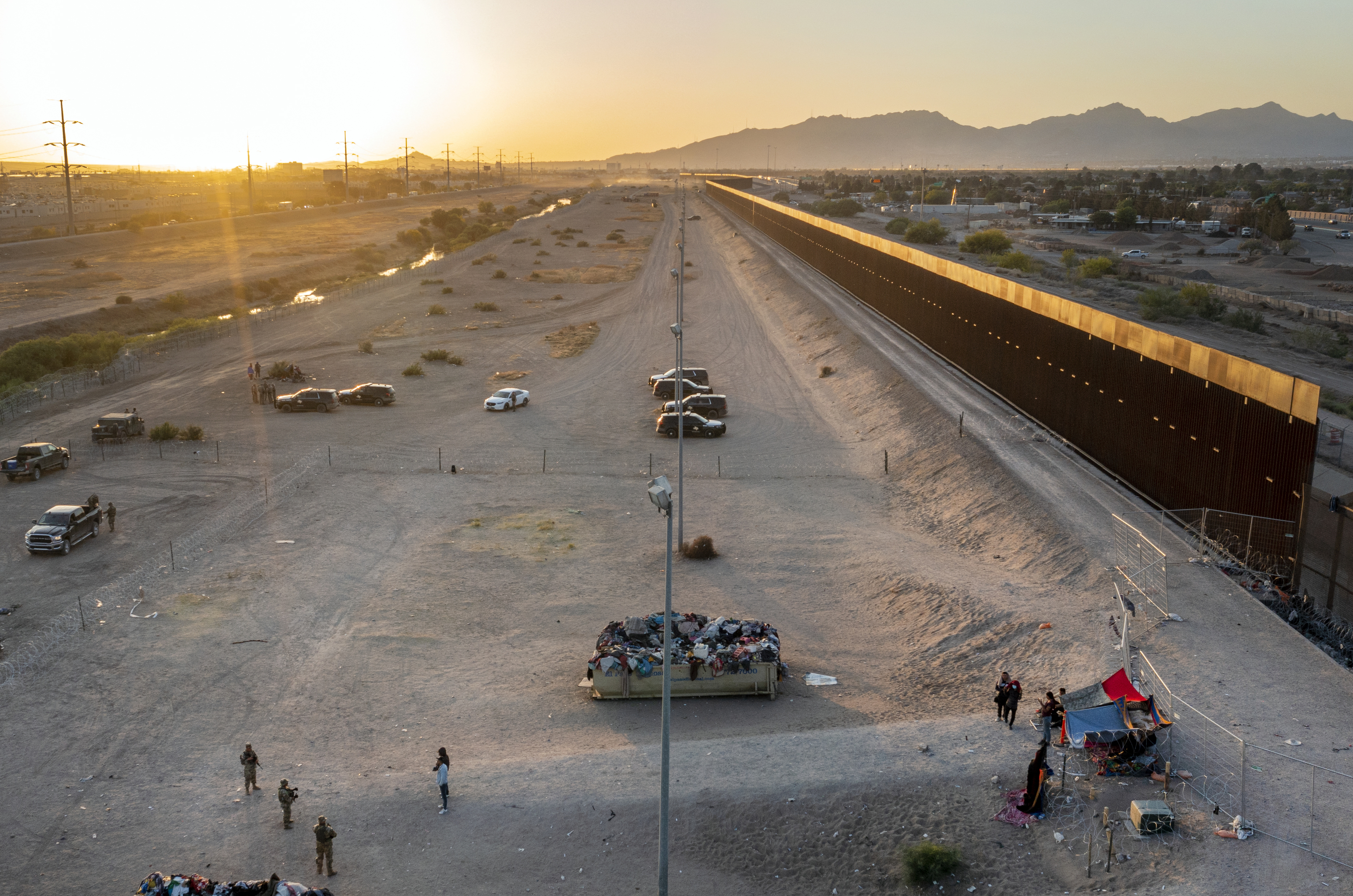 Los carros blindados que usan los narcos en la frontera entre México y EEUU