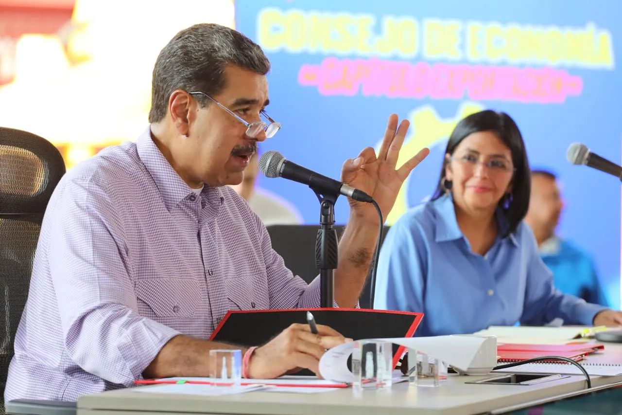 Maduro anunció la liquidación de Cencoex, sin antes barrer el piso con su antiguo ministro de Comercio (VIDEO)