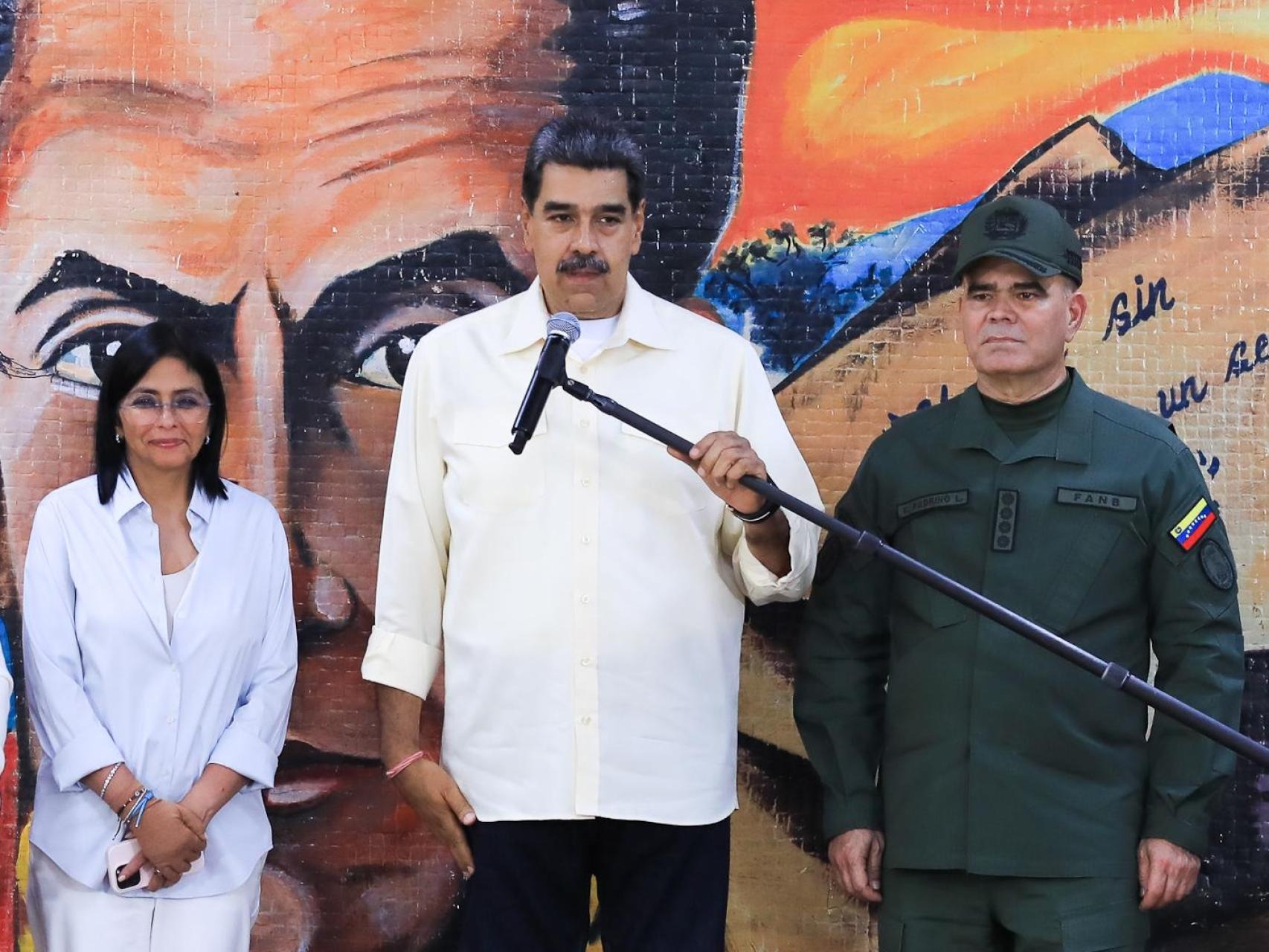 España cree que Maduro inventa una trama “inverosímil” de espías falsos para tapar su fraude