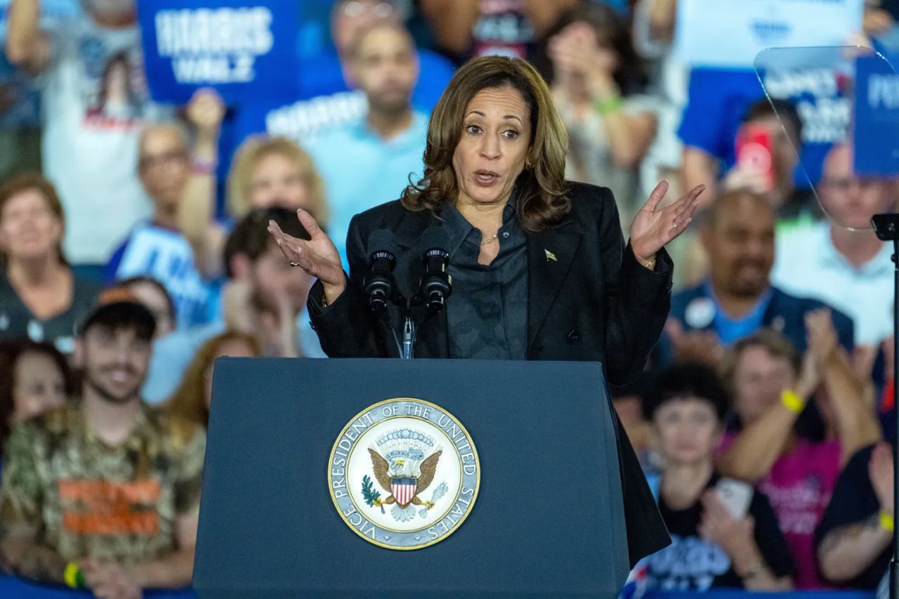 Kamala Harris revela detalles sobre la pistola que posee y el uso que le da: se le escapa un detalle que causa polémica