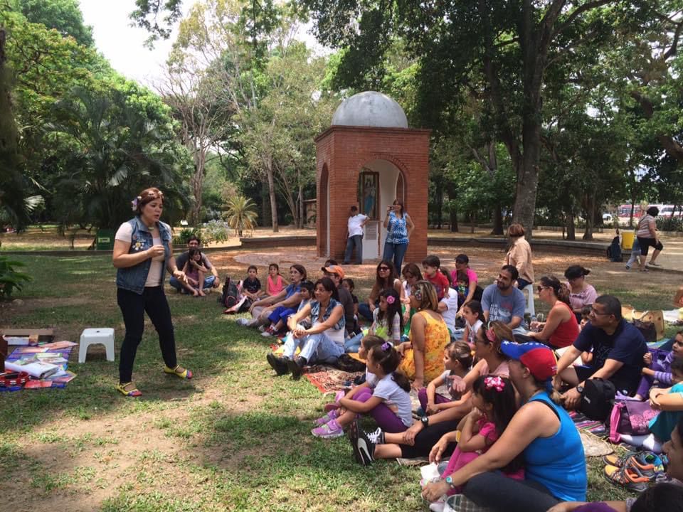 La GNB la empujó a emigrar y el exilio la inspiró a escribir y a fomentar la lectura en español en EEUU (VIDEO)