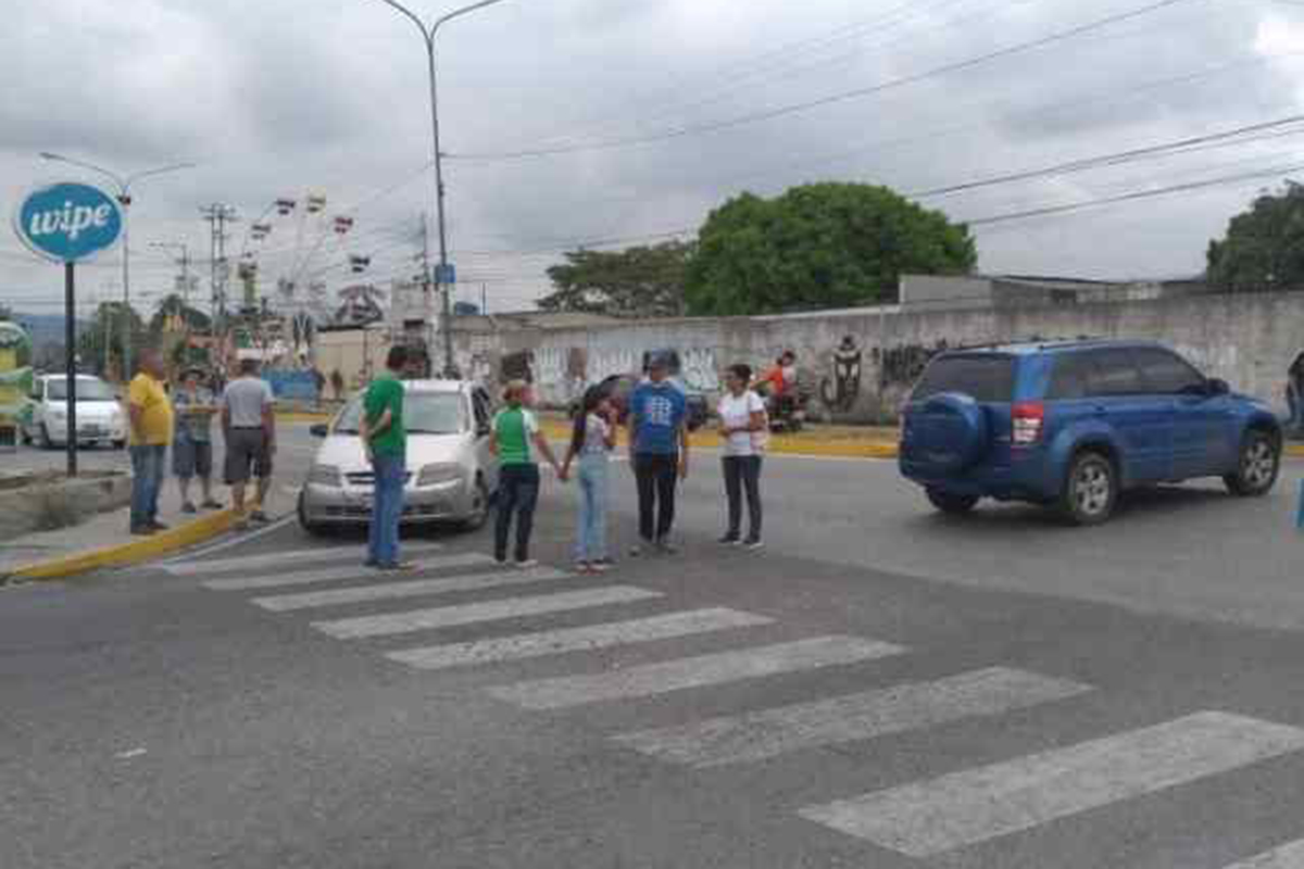 Bajones eléctricos acaban con transformadores en comunidades de Barquisimeto