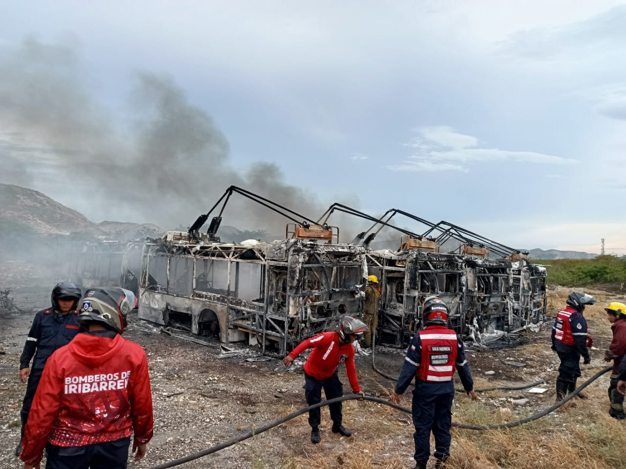 Unidades de Transbarca fueron consumidas por un incendio en Barquisimeto