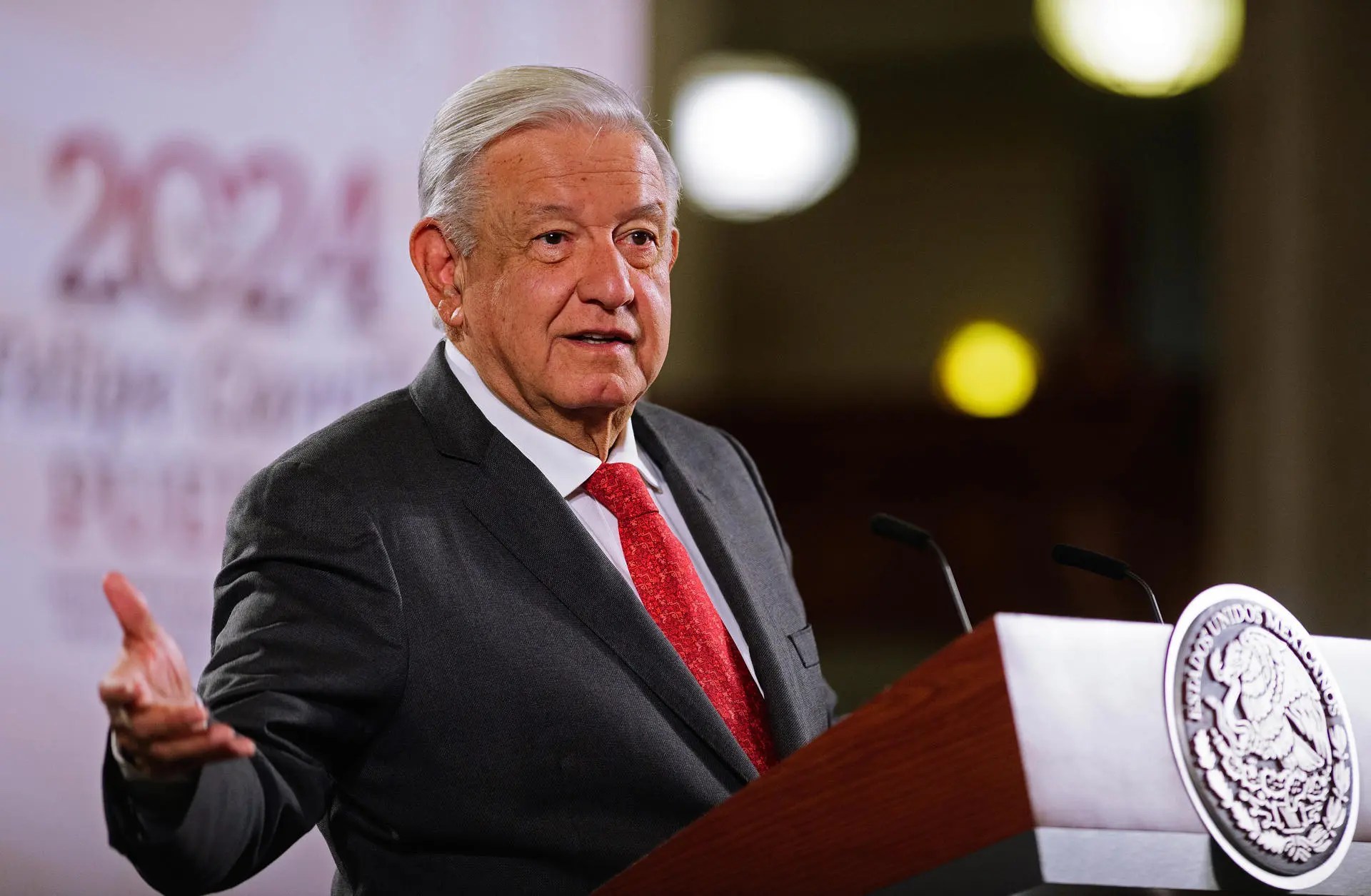 López Obrador asegura que Donald Trump y Kamala Harris “trataron con respeto” a México en su debate