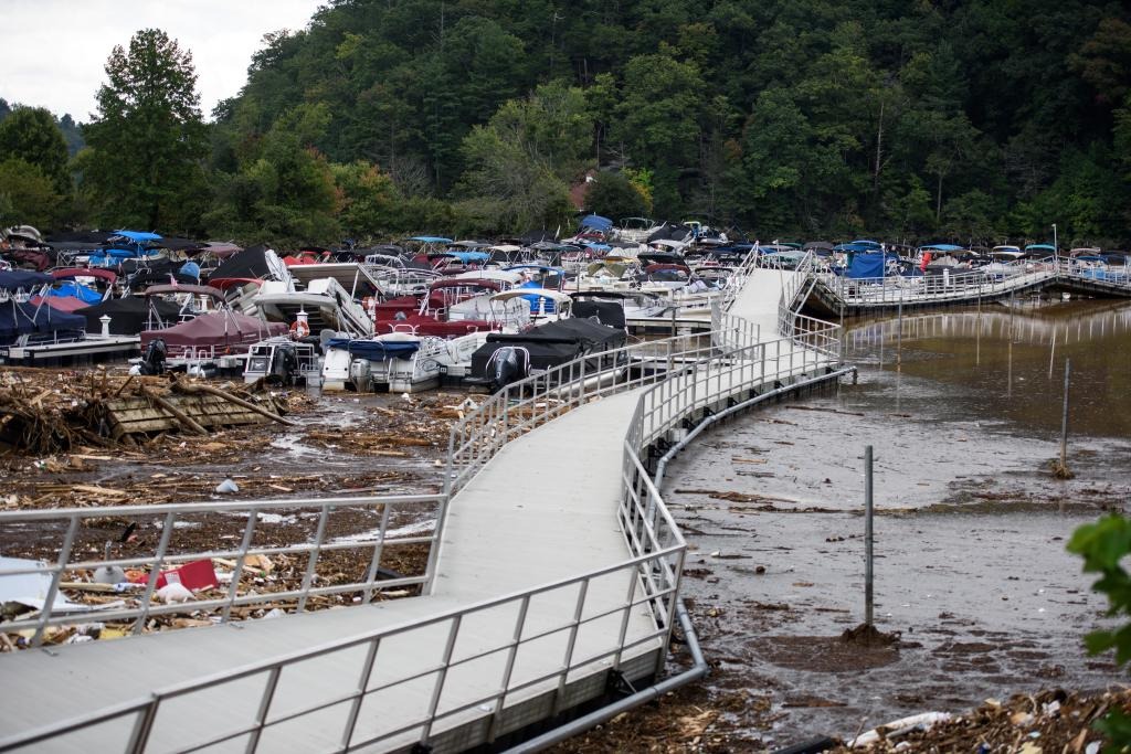 Al menos 1.000 personas desaparecidas en Carolina del Norte tras el paso del huracán Helene