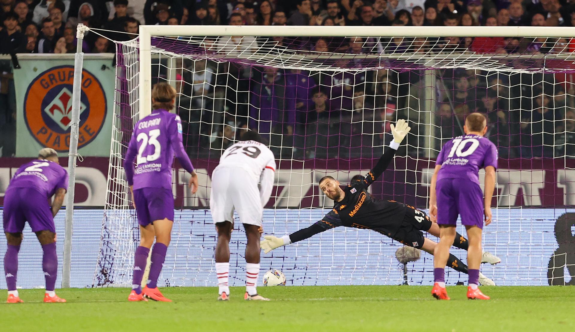 Fiorentina frenó al Milan con dos penaltis atajados por David de Gea