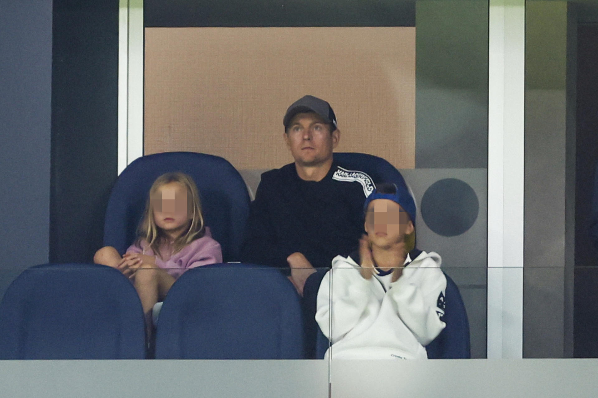 Toni Kroos recibió calurosa ovación en su regreso al estadio Santiago Bernabéu (Video)