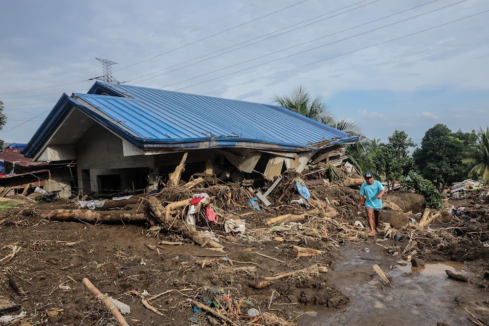 Suben a cien los muertos por la tormenta tropical Trami en Filipinas