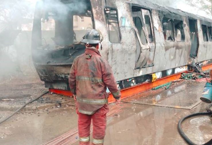 Incendio afectó un tren histórico del Museo de Transporte en Caracas la tarde de este #23Oct (VIDEO)