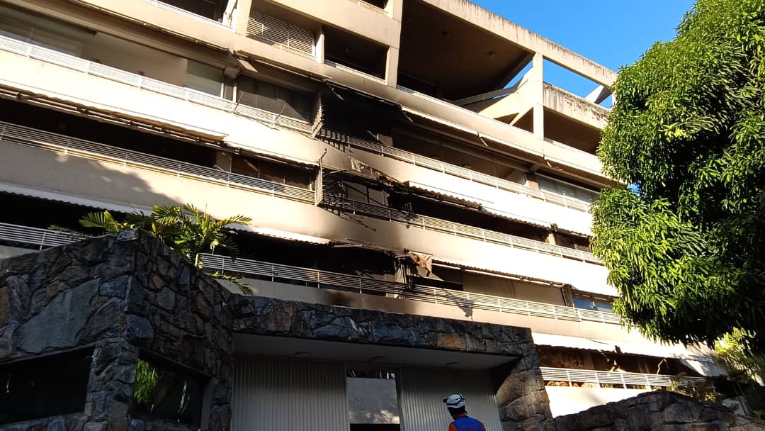 IMÁGENES: Incendio que se registró en residencia de Altamira fue controlado en su totalidad