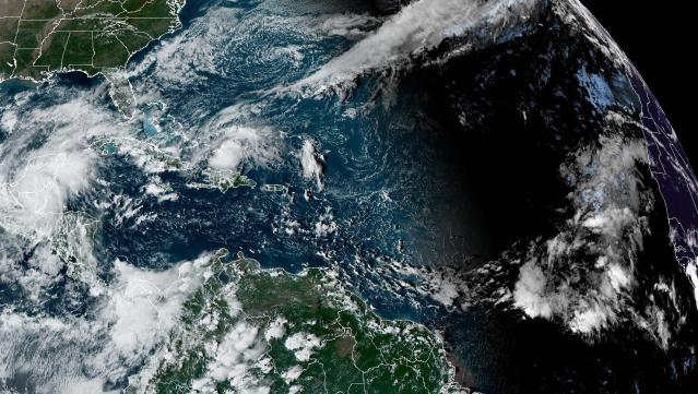 Oscar se reduce a tormenta tropical pero su lento avance por Cuba es potencialmente mortal