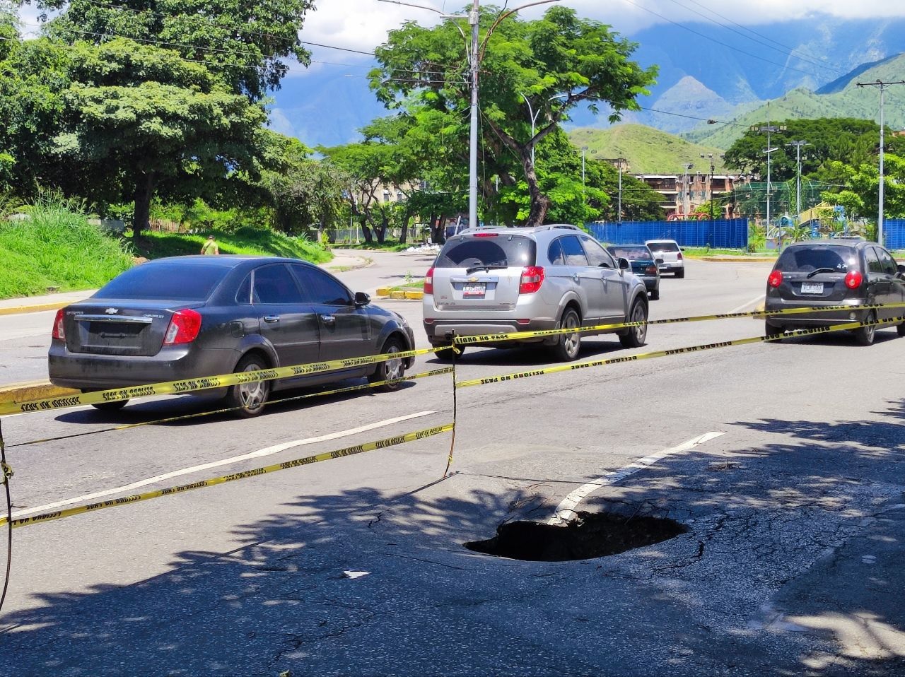 Nuevo hundimiento del pavimento agrava crisis vial en el municipio Girardot de Aragua