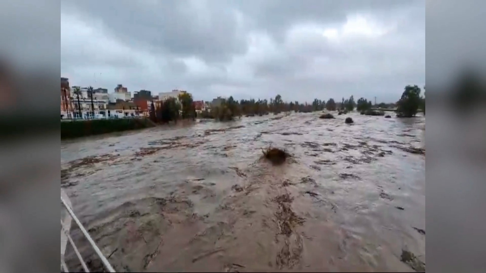 El terror de los rescatados en España: “La velocidad del agua era demencial, se abrió un barranco que era la muerte” (VIDEO)