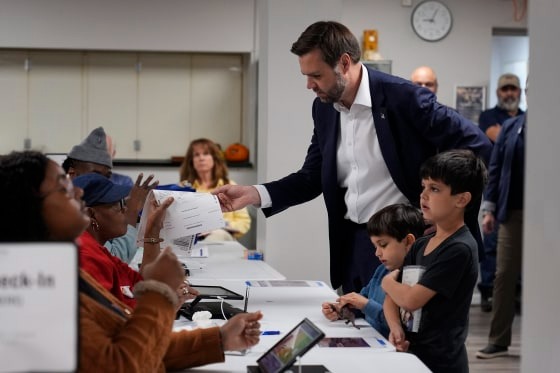 “Me siento bien con esta carrera”: JD Vance ejerció su voto en Ohio