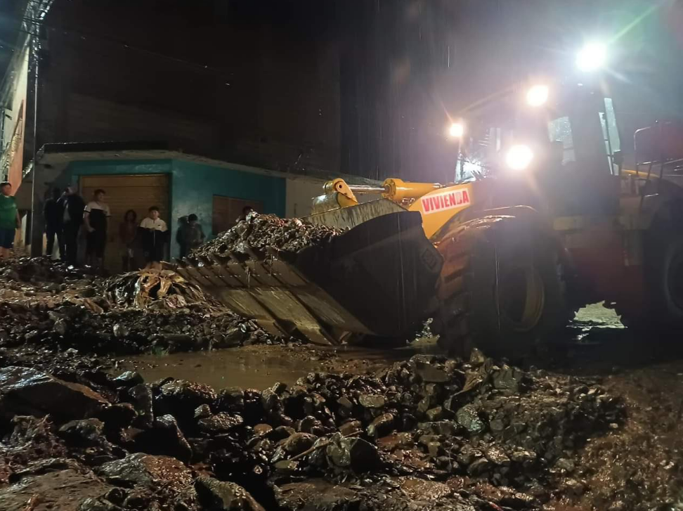 VIDEO: intensa lluvia causó inundación que arrasó con decenas de casas en Perú