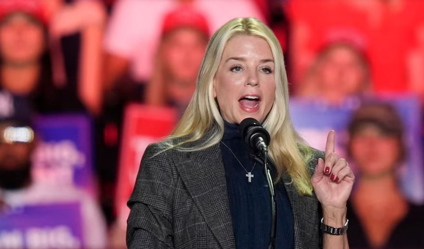 ¿Quién es Pam Bondi, la nominada de Trump para secretaria de Justicia?