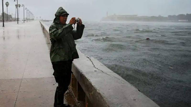 Provincias occidentales y centrales de Cuba fueron evacuadas tras llegada del huracán “Rafael”