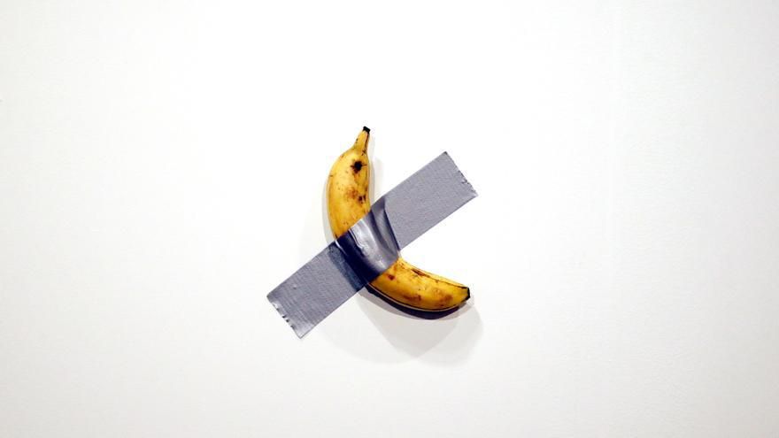 La millonaria cifra por la que fue subastada la polémica banana pegada a la pared