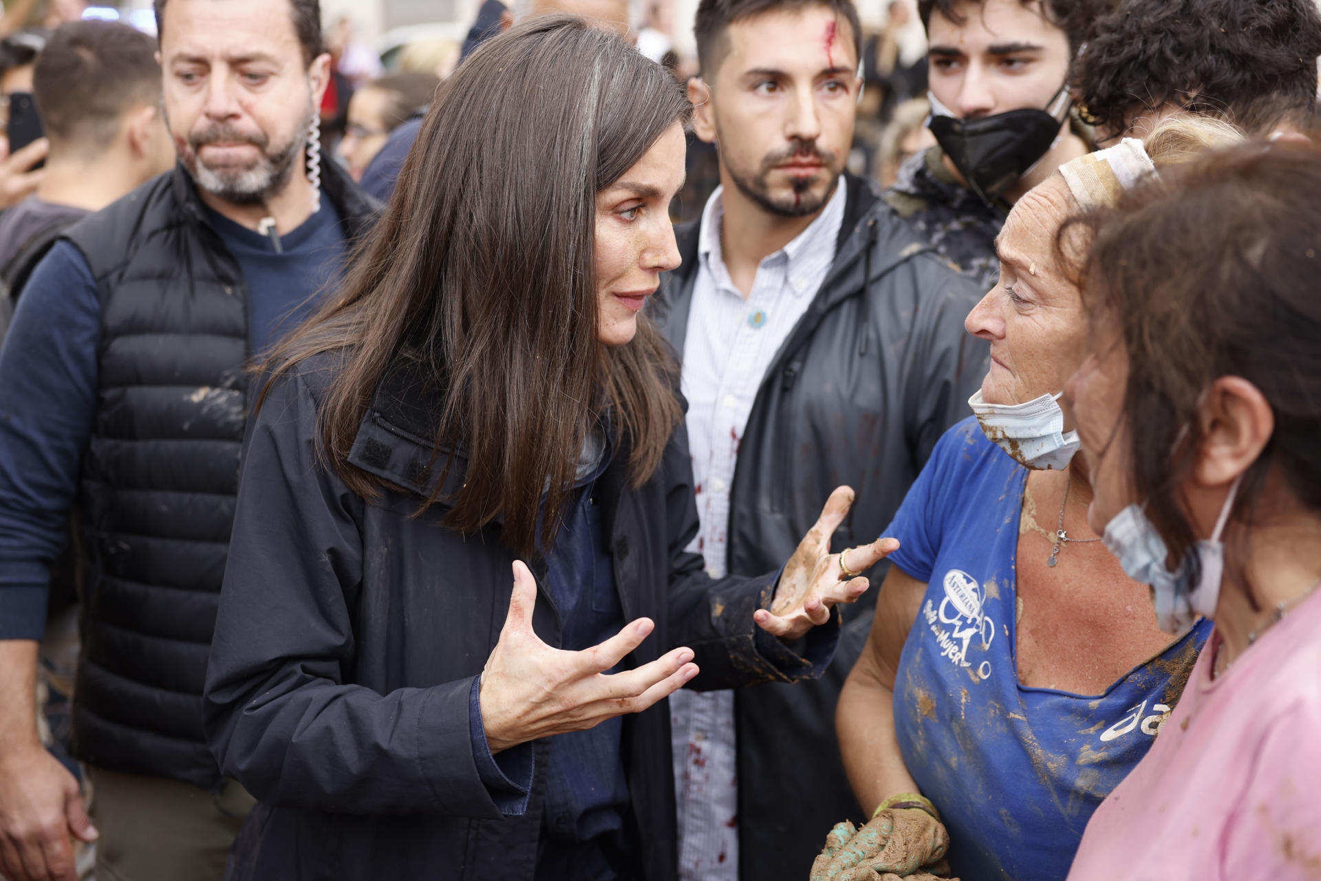 Carlos Mazón reaccionó ante los reclamos de los voluntarios en Paiporta