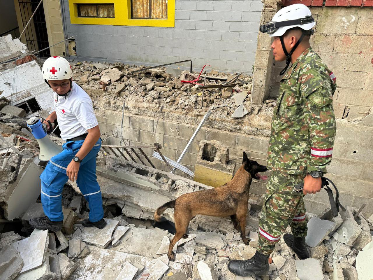 Varios niños heridos tras desplomarse un edificio de cuatro pisos en Barranquilla