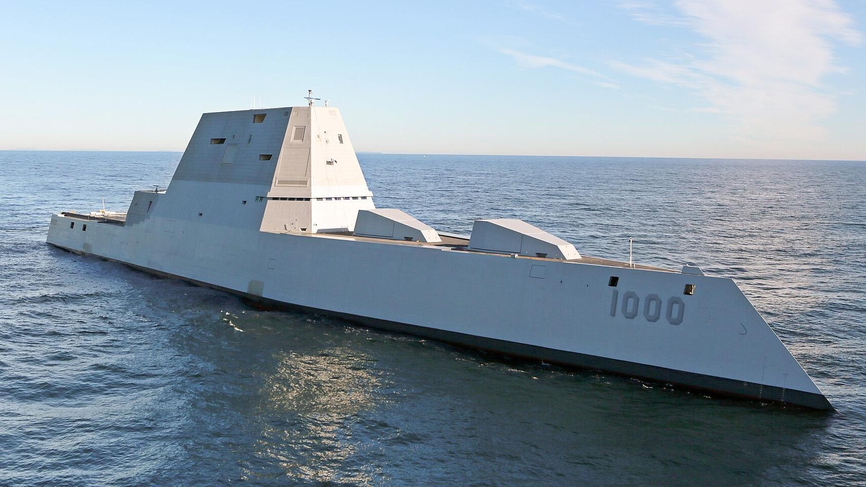 El poderoso destructor USS Zumwalt, el primer buque de guerra de EEUU que podrá usar misiles hipersónicos