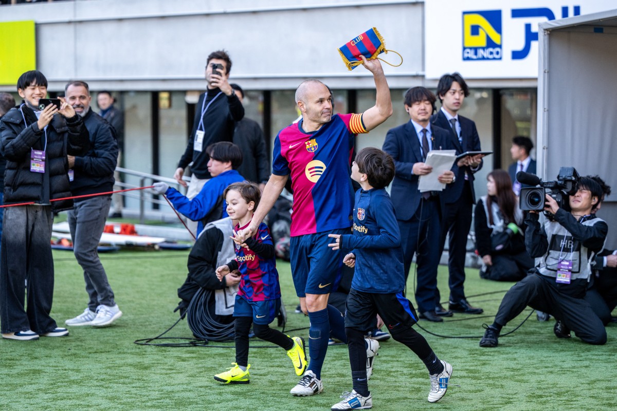 Andrés Iniesta se despidió ante 45 mil espectadores en Tokio