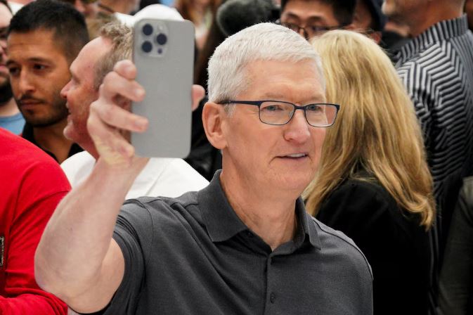 Tim Cook reveló cómo construyeron Apple Intelligence desde 2017