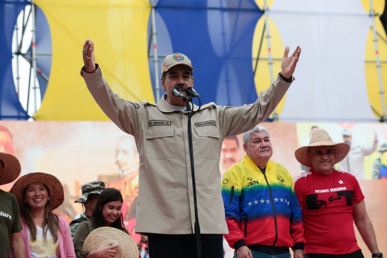 Maduro pidió crear cuerpos armados de campesinos y pescadores para “combatir” en Venezuela (Video)