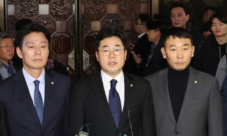 Oposición surcoreana exigió la renuncia presidencial de Yoon Suk-yeol tras haber declarado ley marcial