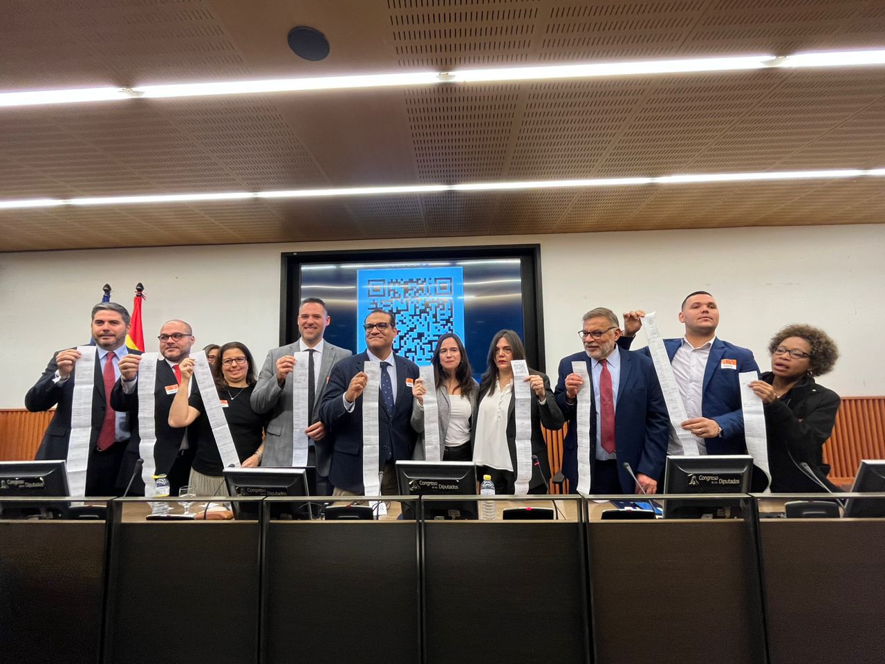 Actas electorales que demuestran la victoria de Edmundo González llegaron al Parlamento de Madrid (Fotos)