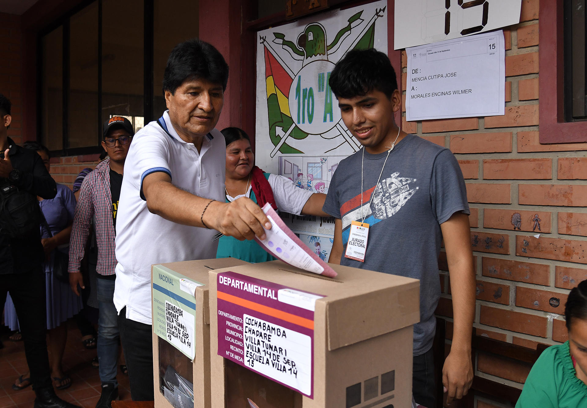 El chiste del día: Evo Morales votó en la elección judicial de Bolivia, pero la tildó de “ilegal”